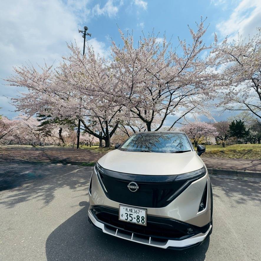 アリア　B9 e-4ORCEと桜【北海道　株式会社クレセント】